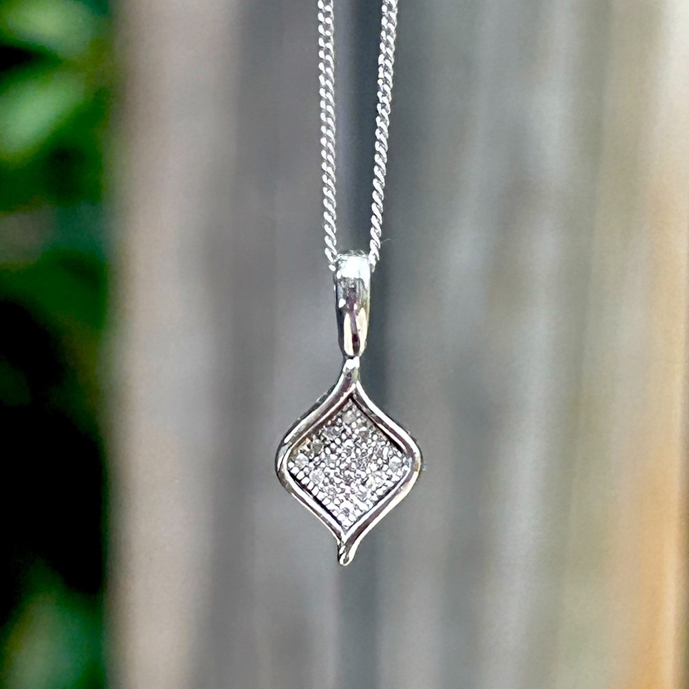 10K gold necklace with diamonds